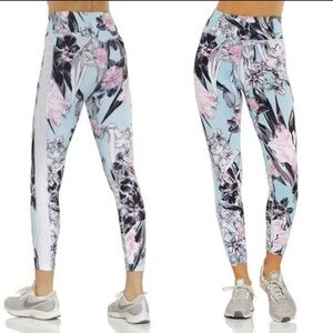 NIKE Women's All In Hyper Femme‎ One Tights Size small